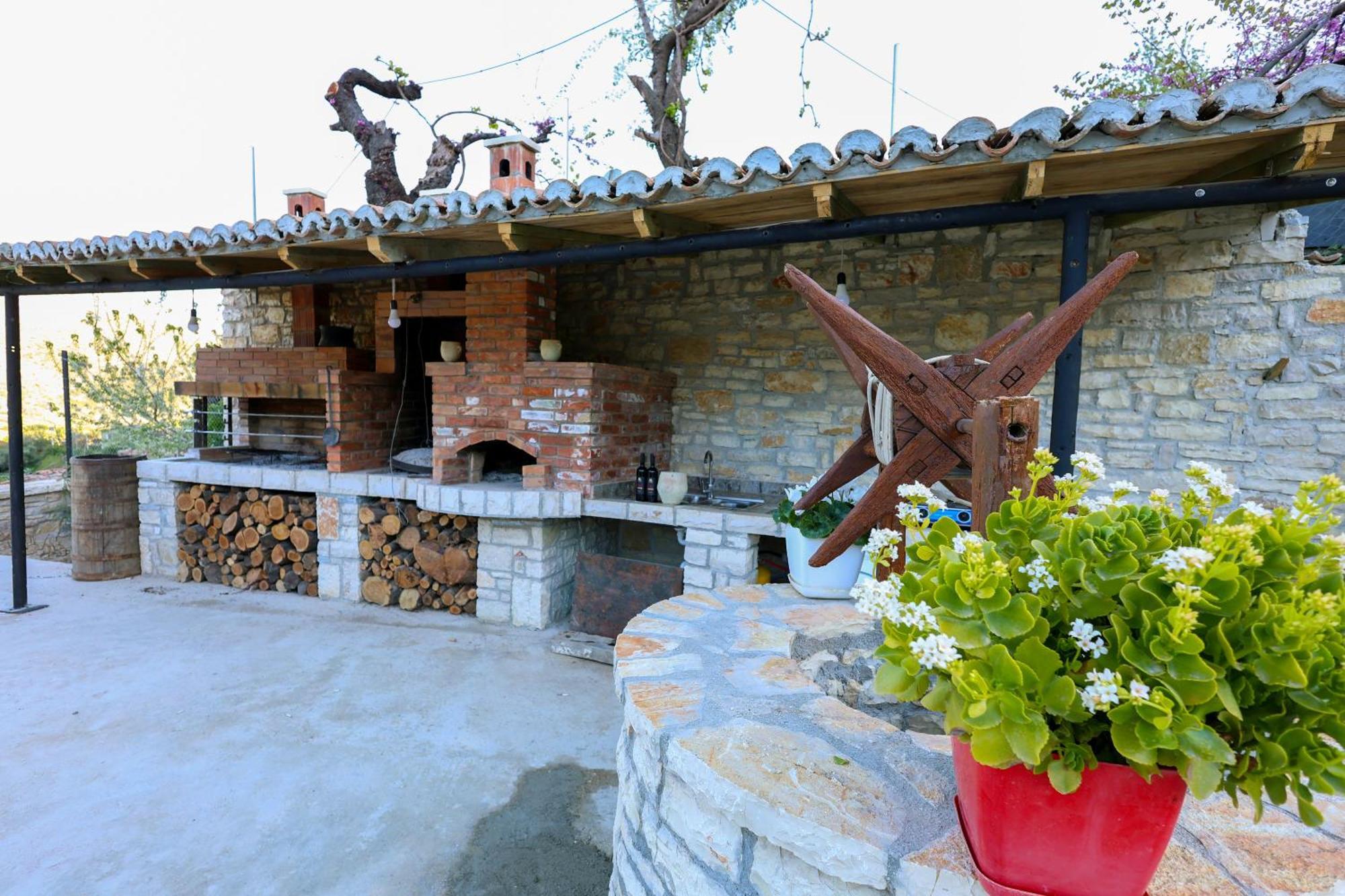 Villa Shpiragu Village Experience Берат Экстерьер фото
